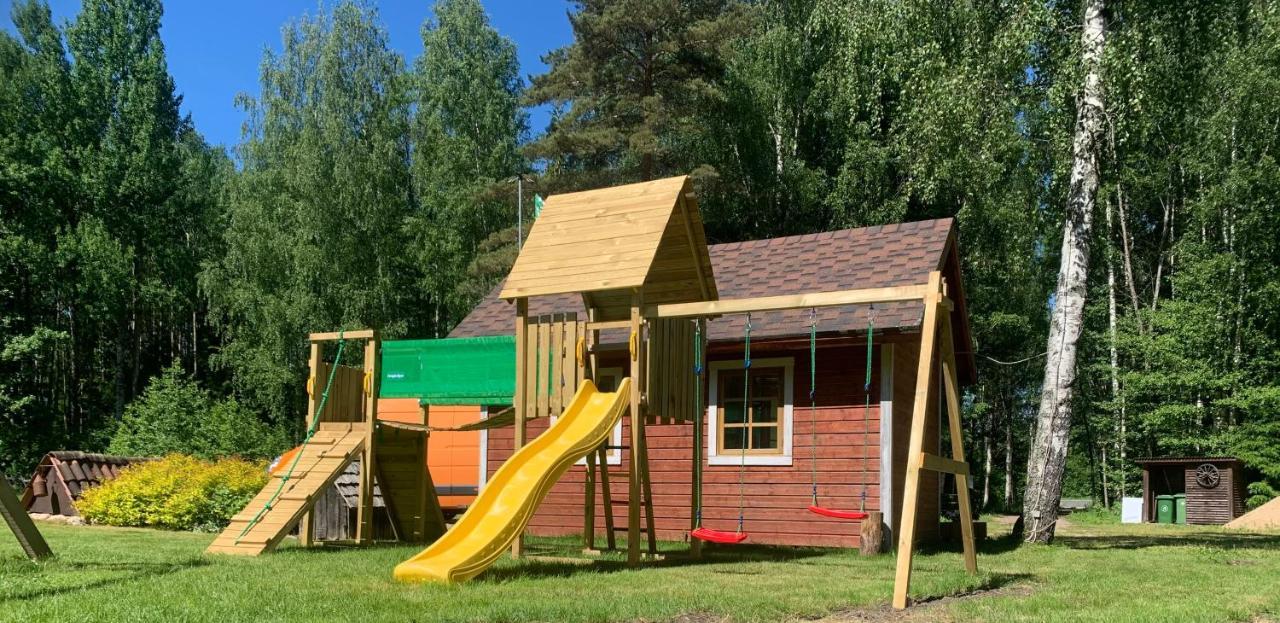 ホテル Atsikivi Puhketalu Häädemeeste エクステリア 写真