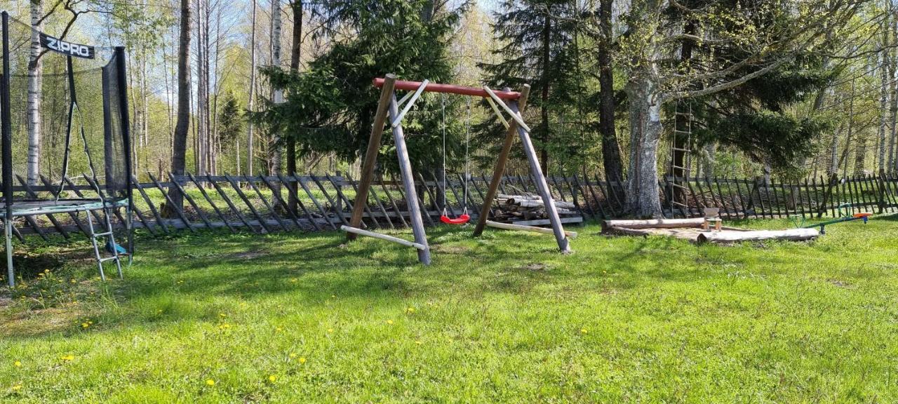 ホテル Atsikivi Puhketalu Häädemeeste エクステリア 写真